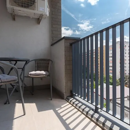 Eva - Bright With Balcony Near Veranda Mall Bucharest